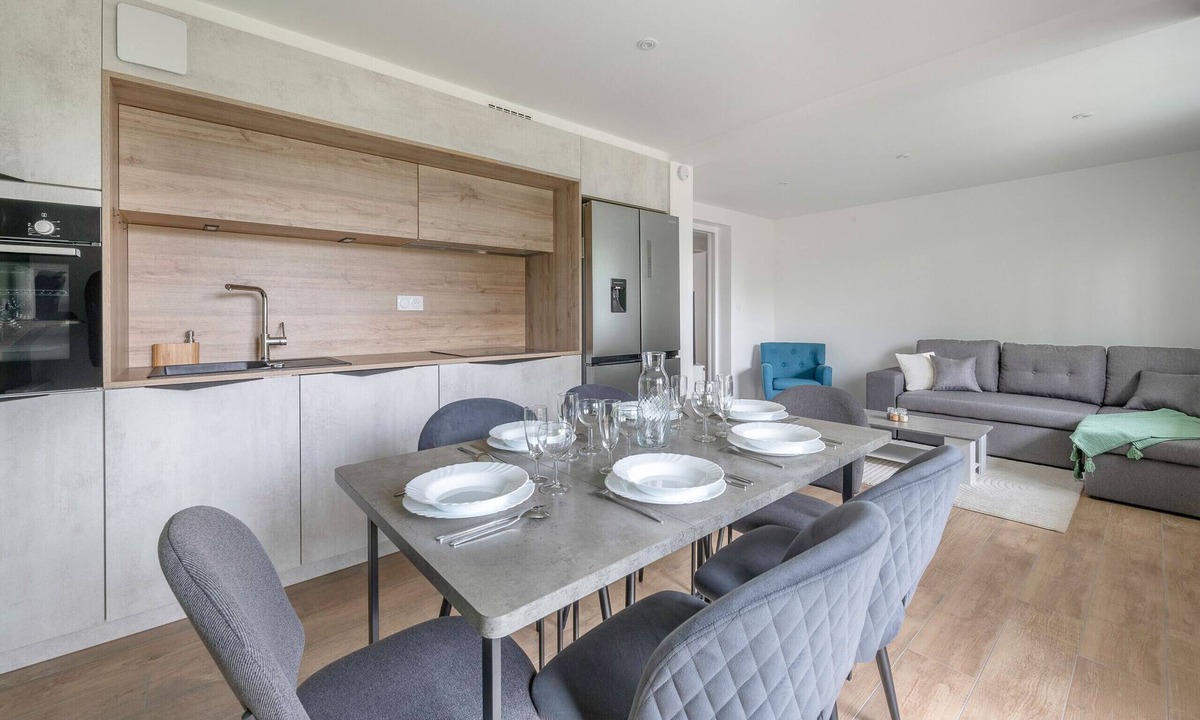 Saint-Brevin-les-Pins Ski Chalet | House for 6, 950m from the seafront in St Brevin