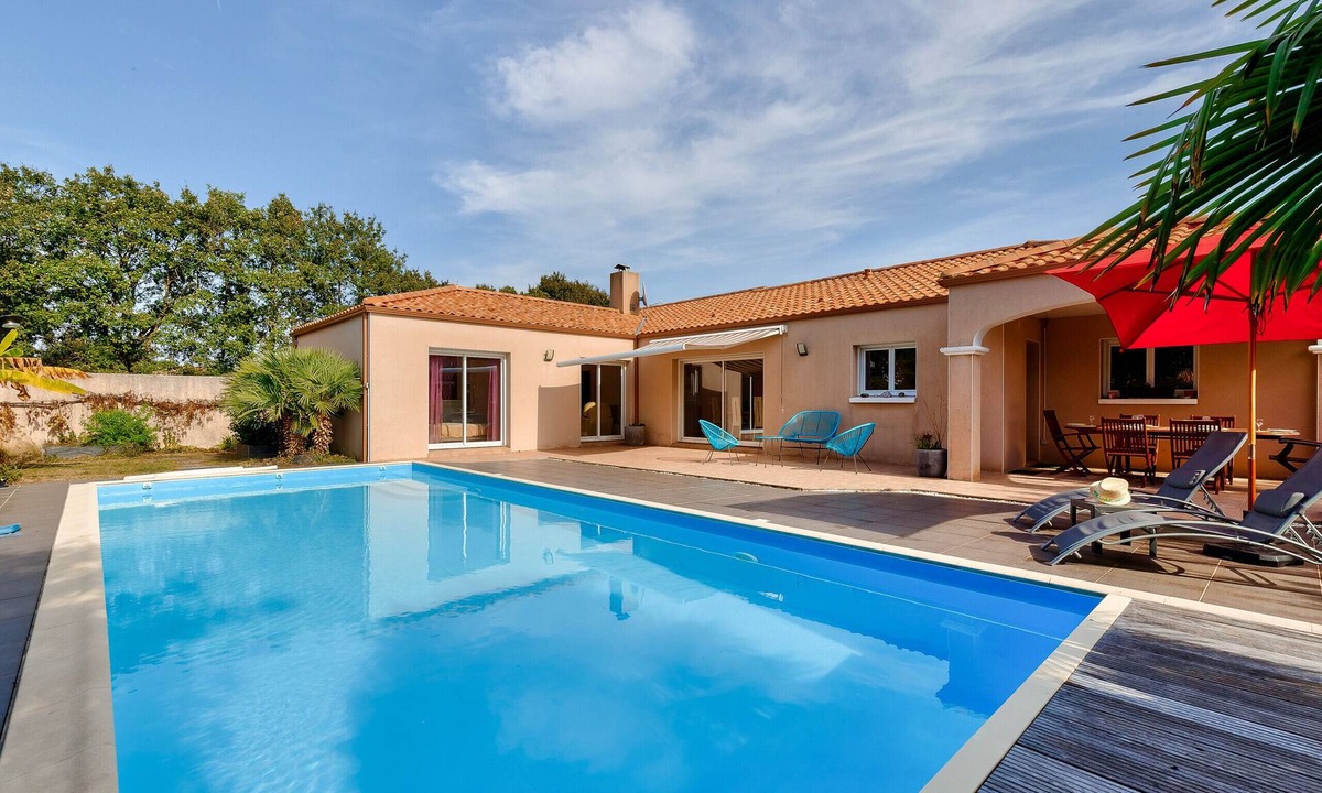 Bourgenay House | House for 6 - Pool and relaxation