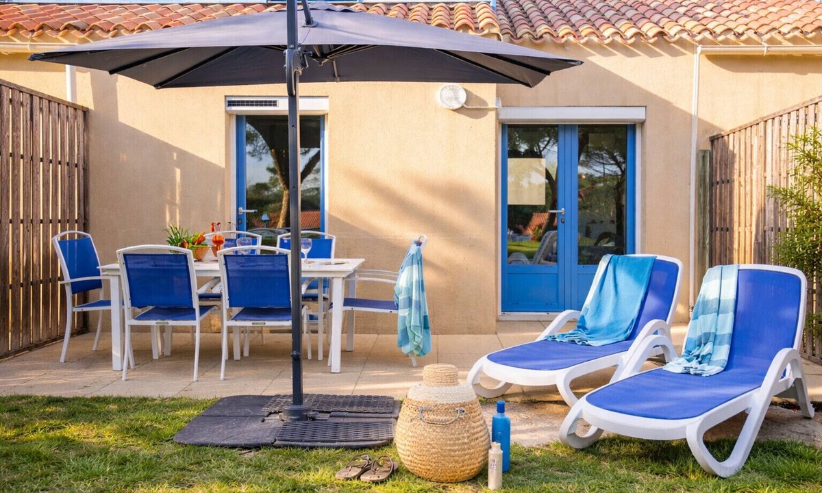 Bourgenay Ski Chalet | House for 4/6 guests – Peaceful stay with terrace & pool – Domaine Saint Martin
