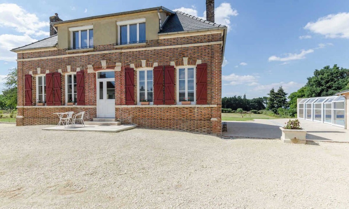 Aix-Villemaur-Palis House | House