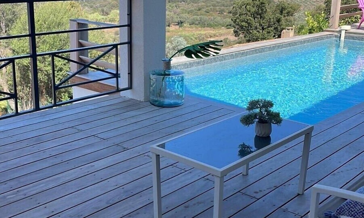 Cargese House | House