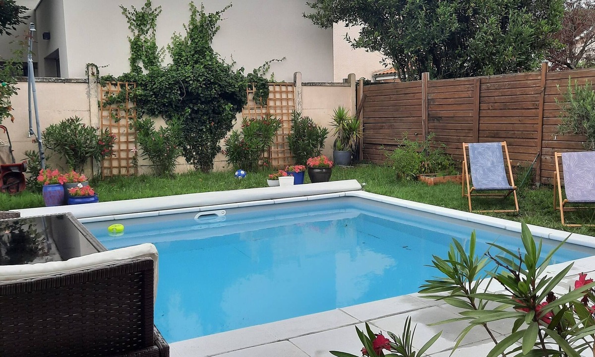 Eysines House | House