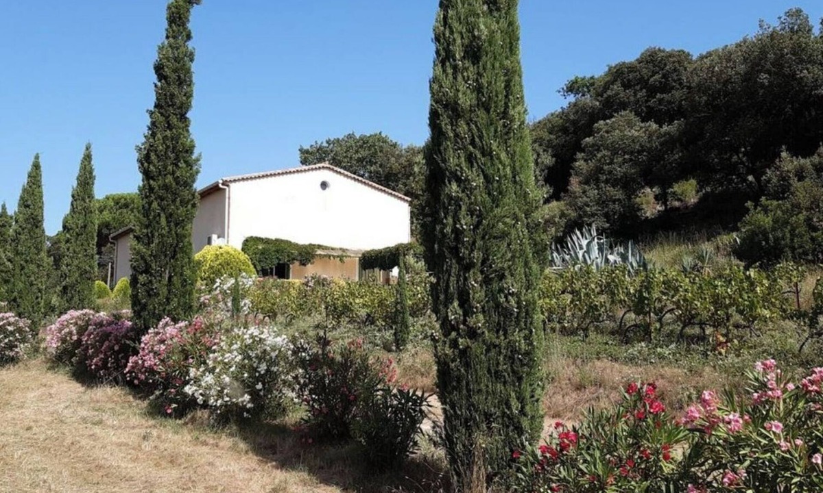 Faugeres House | House