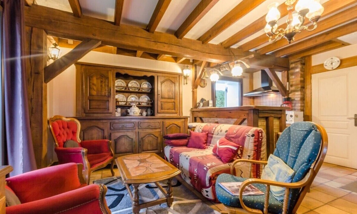 La Ville-aux-Bois House | House