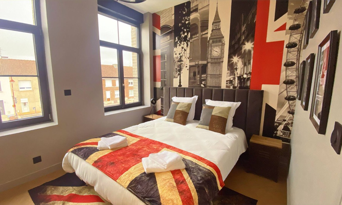 Lieu-Saint-Amand House | House