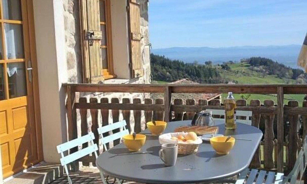 Saint-Bonnet-le-Courreau Cottage | House with 4 bedrooms and fireplace in Saint-Bonnet-le-Courreau