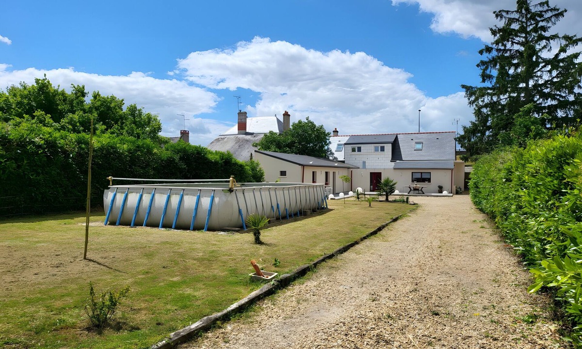 Saint-Clement-des-Levees House | House on the Loire with Pool and Jacuzzi