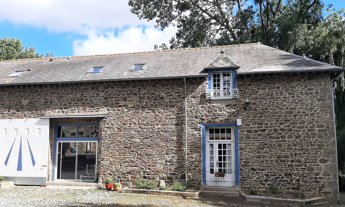 Saint-Thual House | House