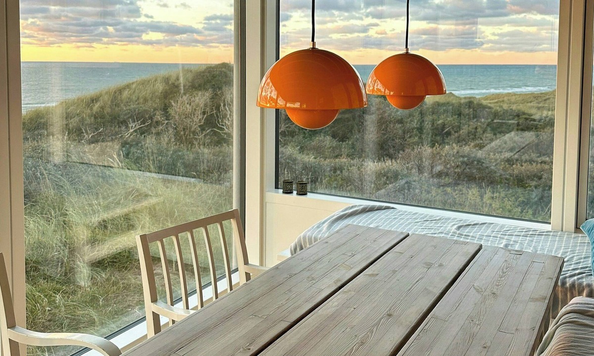 Hirtshals House | House from 1949 with views of lighthouses and sea