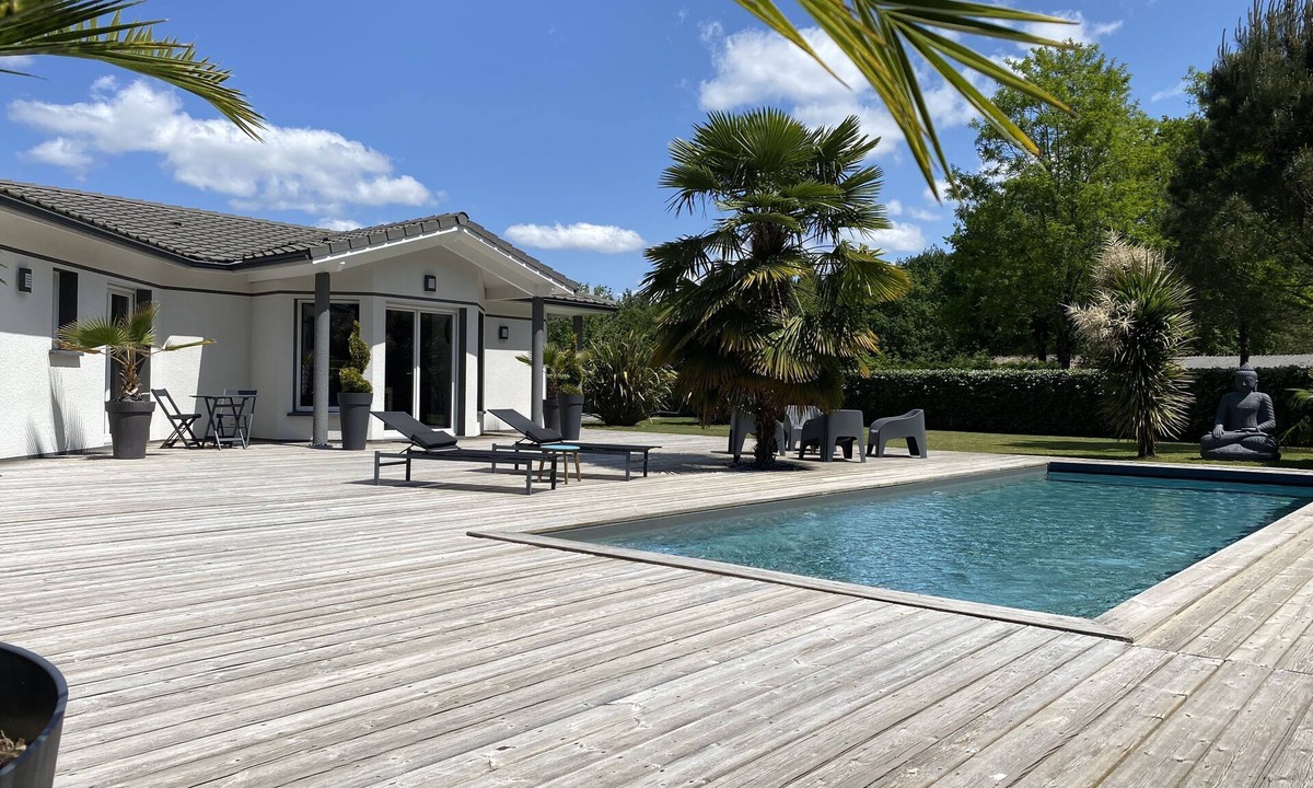 Le Temple Villa | House heated pool near beaches