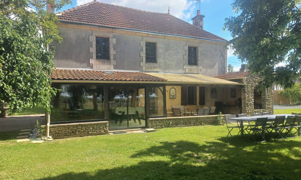 Mareuil-Sur-Lay-Dissais House | House in Vendée with swimming pool