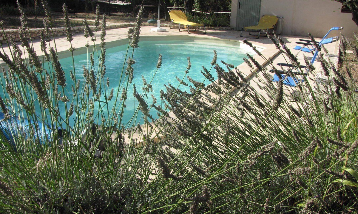 Sagries House | House in a green setting, quiet, near Uzes; pool available