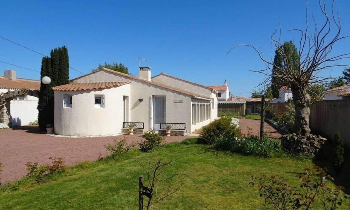 Barbatre House | House in Barbâtre near beach for 6 people, pets allowed