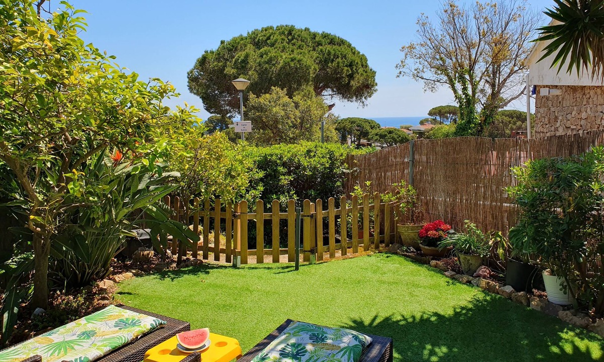Lloret de Mar House | House in Cala Canyelles, Calm, Garden, A/C
