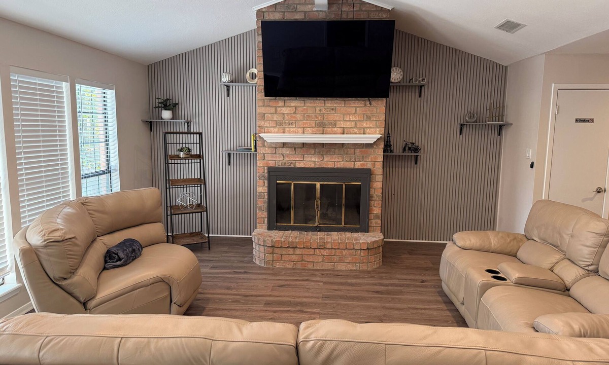 Crown Colony House | House in crown colony