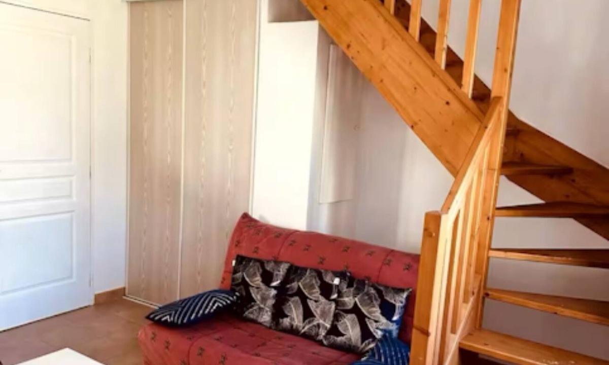 Gallargues-le-Montueux Condo | House in the south