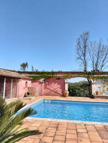 Saint-Paulet-de-Caisson Villa | House in Provence with pool & nature, sleeps 10