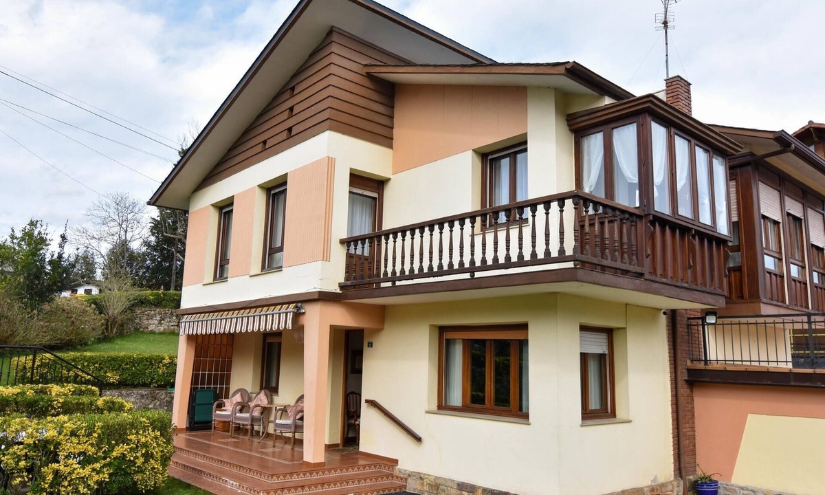 Lierganes Cottage | House in Liérganes with garden and games