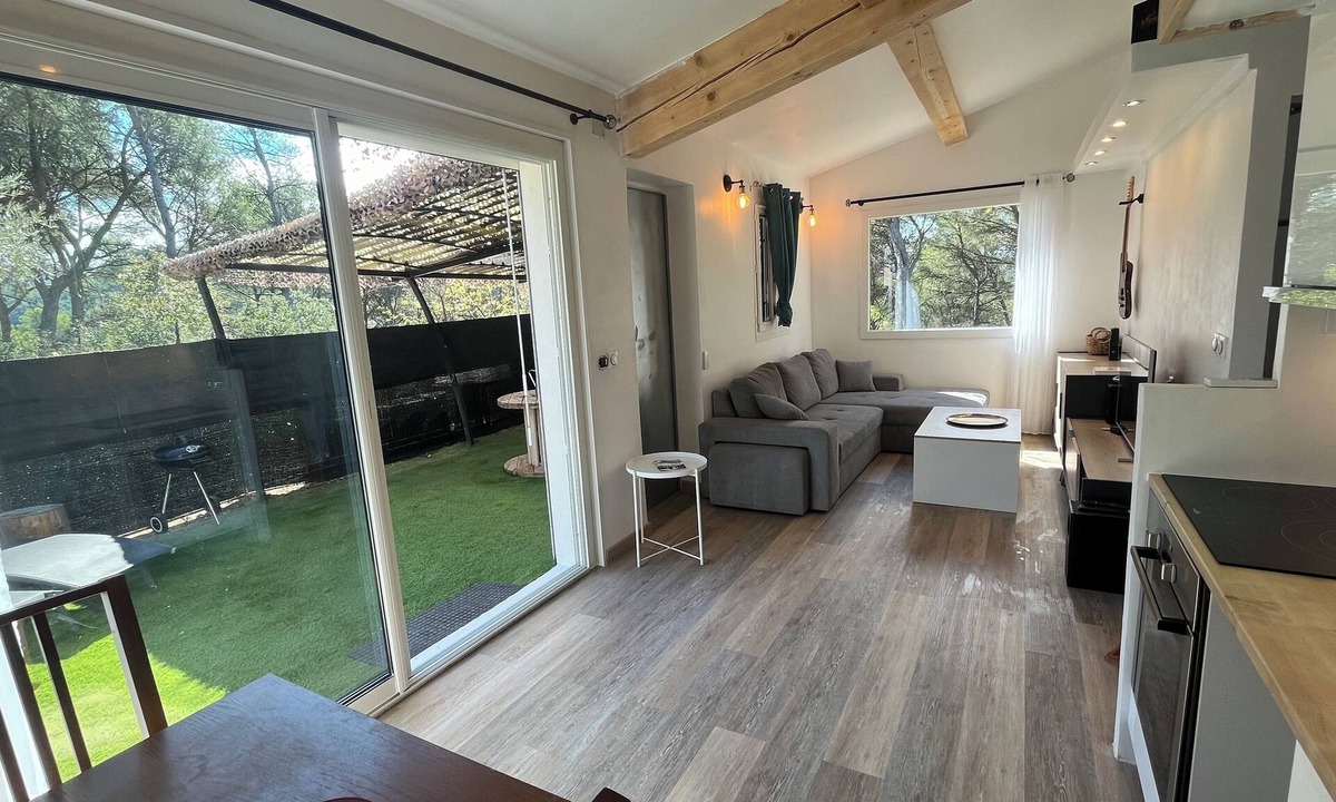 La Bouilladisse House | House in nature