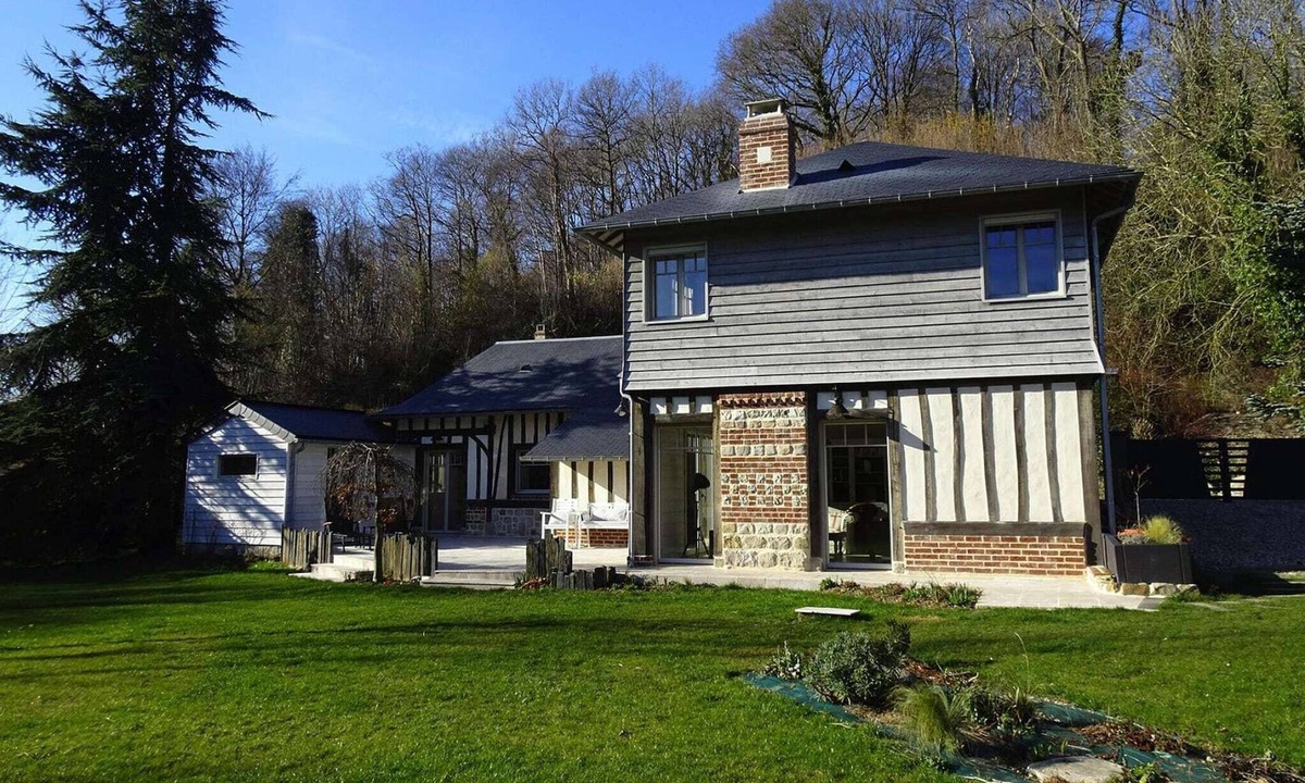 Saint-Martin-aux-Buneaux House | House in Normandy with Sauna & Coastal Charm