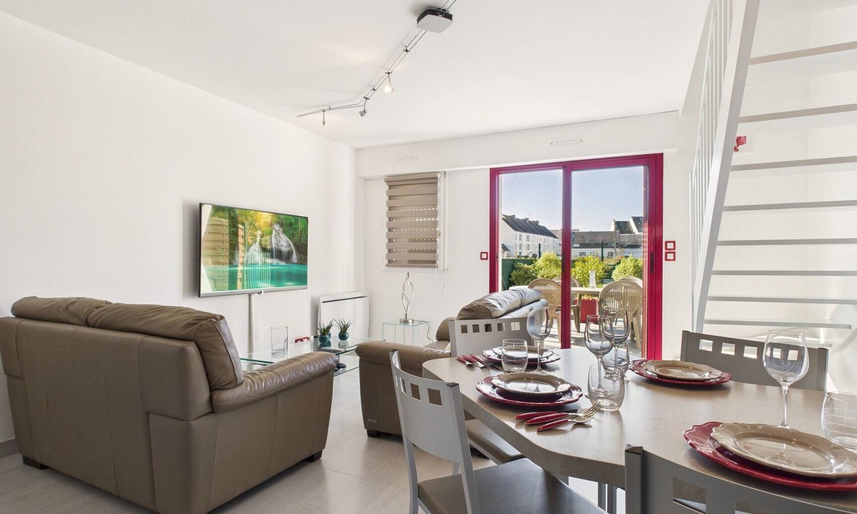 Le Croisic House | House in residence, pool, 2 adults/2 children