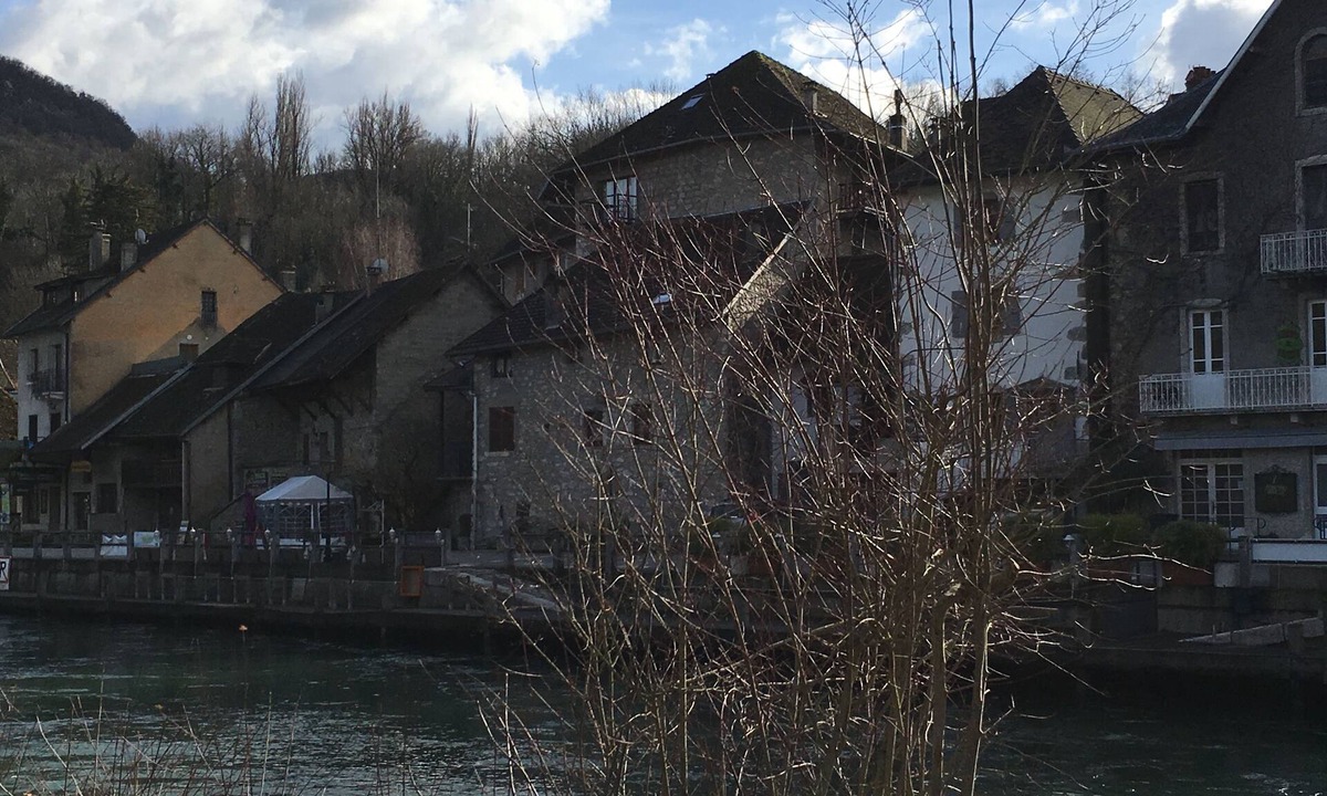 Chanaz House | HOUSE IN THE HEART OF THE LITTLE SAVOYARD VENICE, CHANAZ