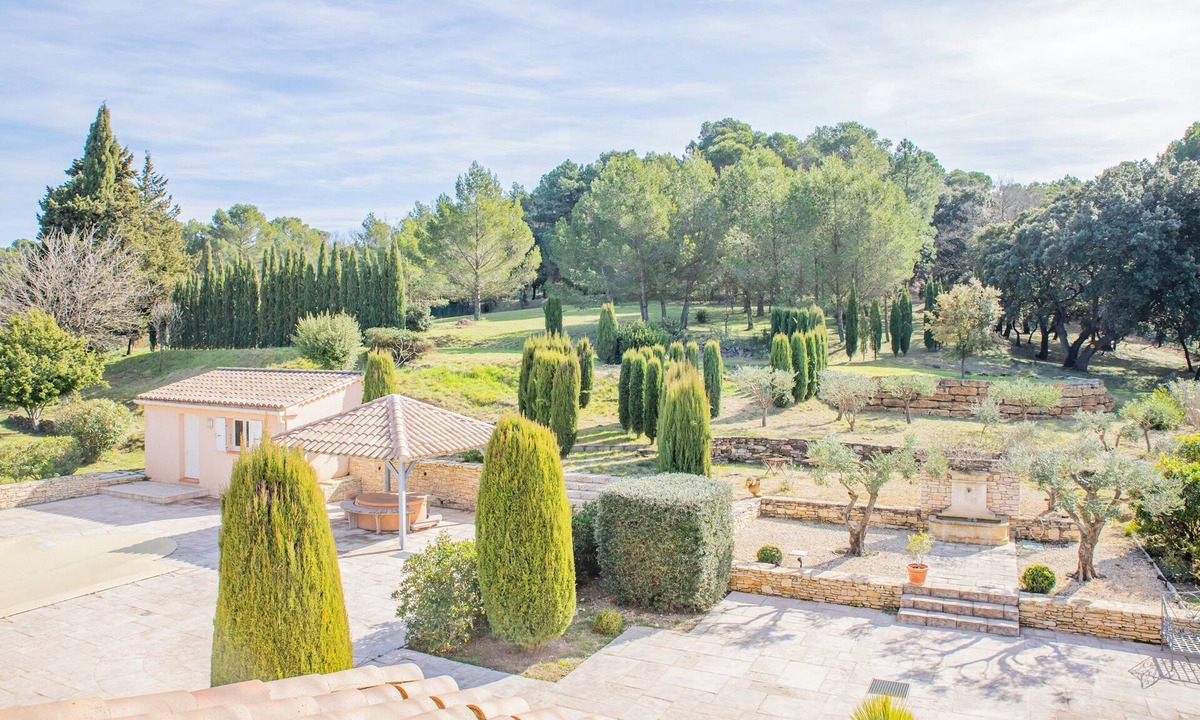 Uchaux Villa | House in the middle of vineyards with fully enclosed grounds and secure swimming pool