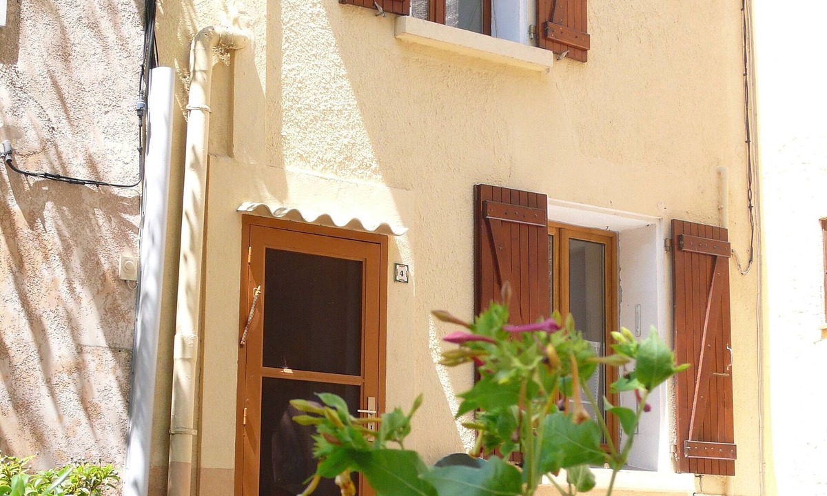 Feuilla House | House in village 15 minutes from the sea