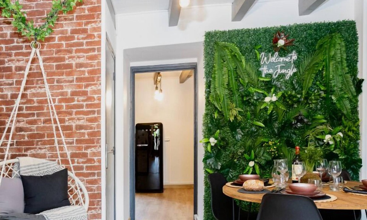 Moingt House | ꧂ HOUSE "Jungle House" 90 m2/Montbrison *Overhead projector-Cinema-Games-Parking area