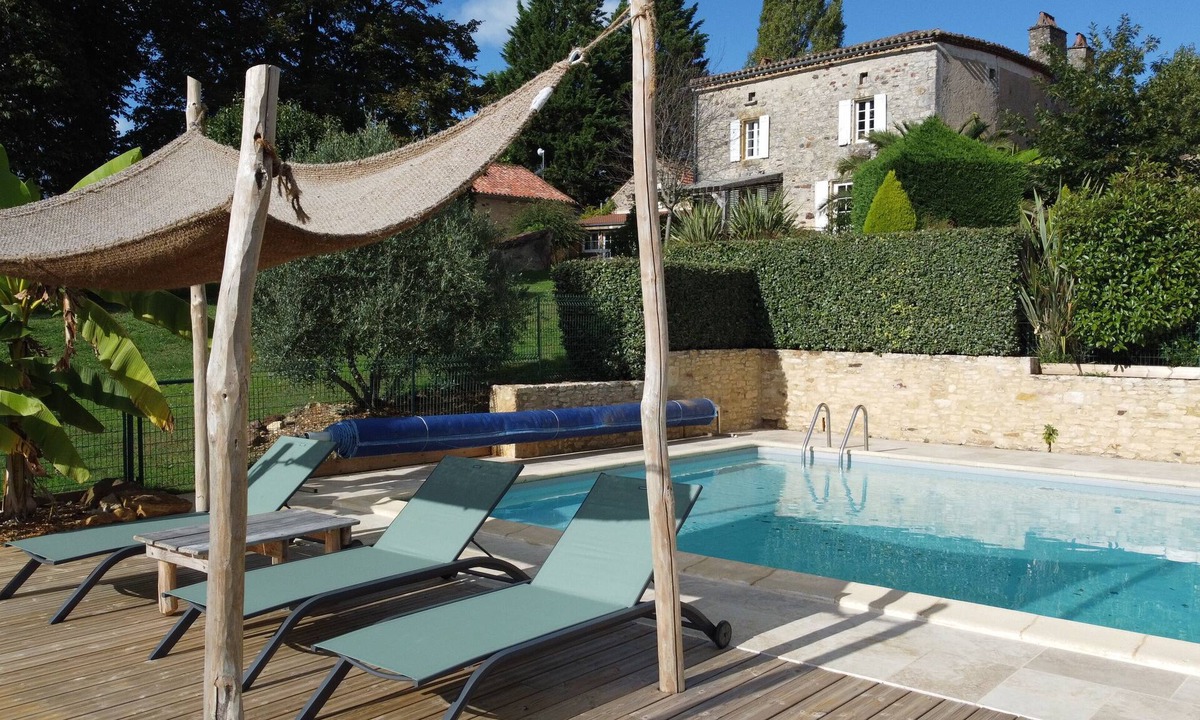 Sauveterre-la-Lemance House | House La Vallée 4 ADULTS with swimming pool 3* France