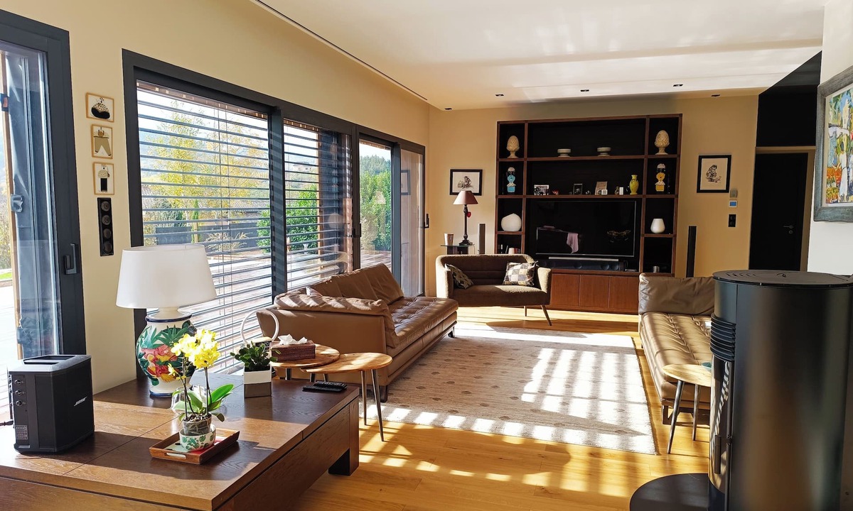 La Roche-Vineuse House | HOUSE Le Cube amidst vineyards