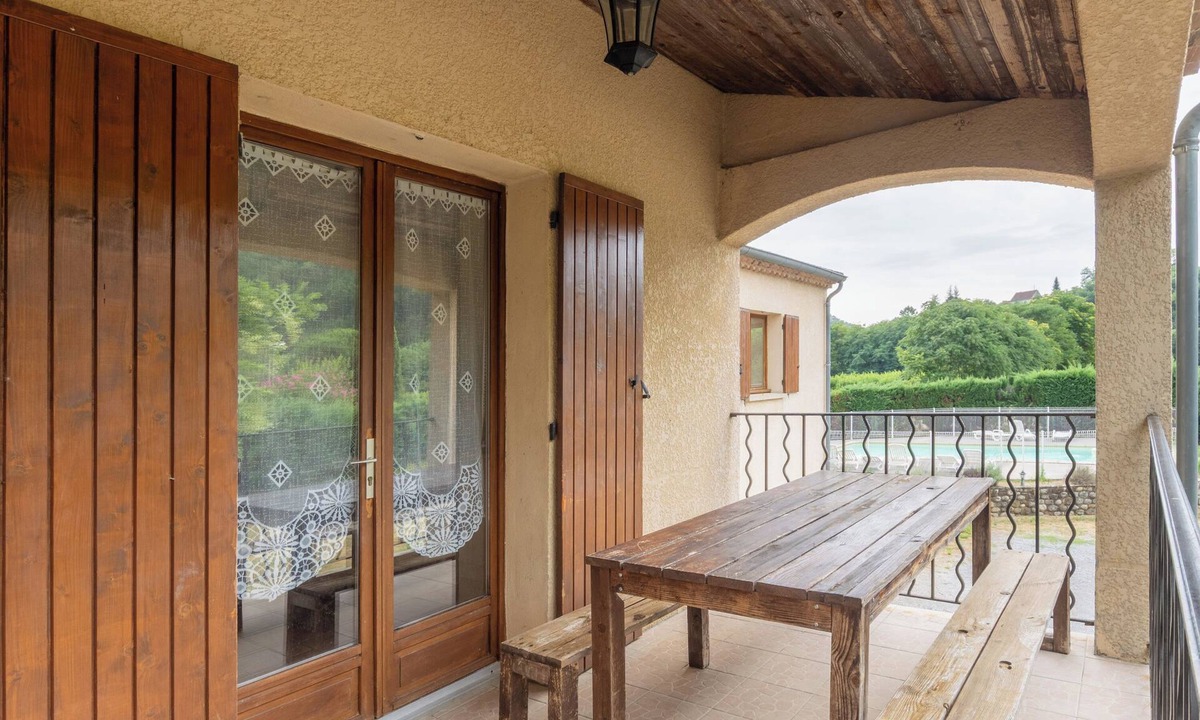 Chambonas House | House 'Les Sources Gite Cabernet' with Shared Pool, Private Terrace and Air Conditioning