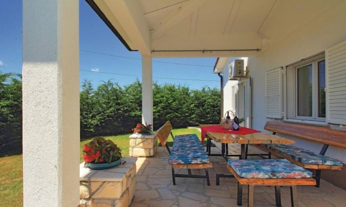 Marceljani House | House Mia- privacy and fenced property