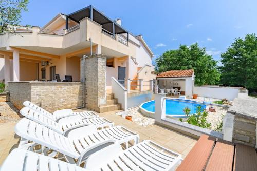 Stranici kod Nove Vasi Apartment | House Monique with pool