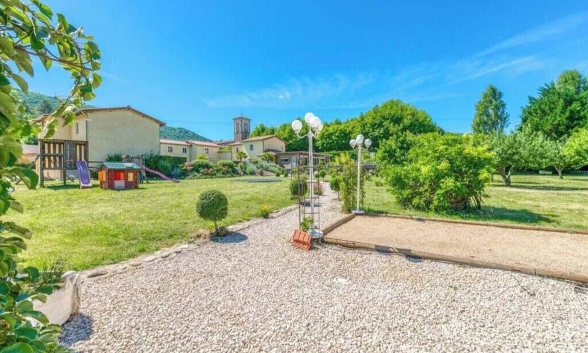Gagnieres Ski Chalet | House N°6 (Pink)