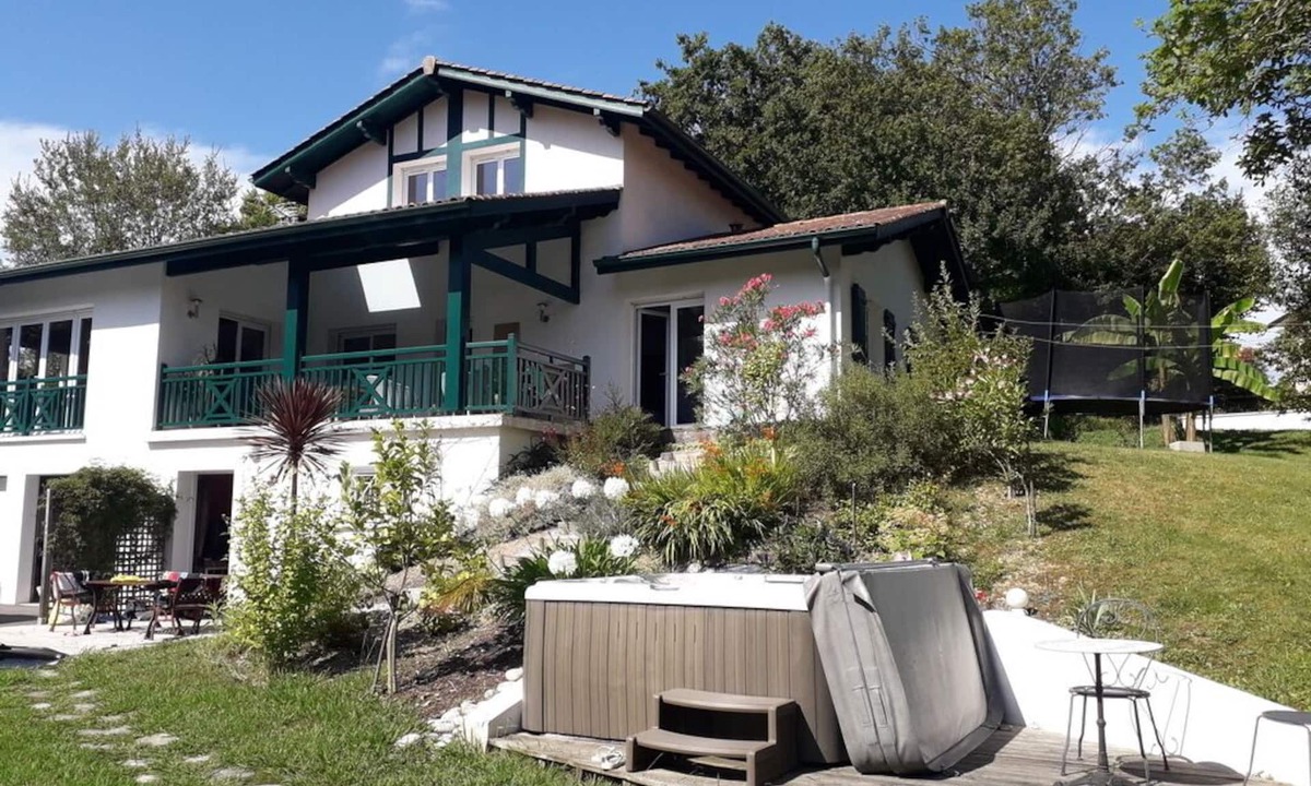 Mouguerre House | House near Bayonne - SPA - large plot & forest