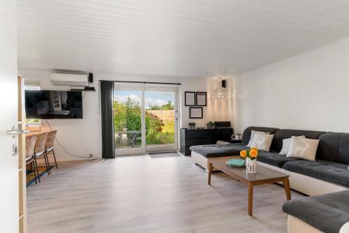 Lystrup Villa | House near public transport