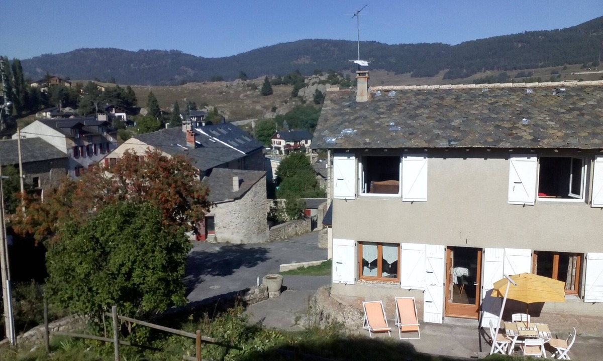 La Llagonne House | House of character, tastefully RENOVATED, QUIET, in the heart of the PYRENEES CATALAN