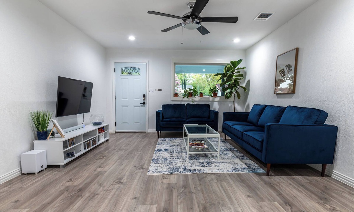 Fort Worth House | House of Malcolm central Ft. Worth/Dickies Arena