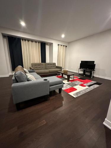 Ottawa Division Apartment | House of Peace - Includes Wi-Fi, Netflix