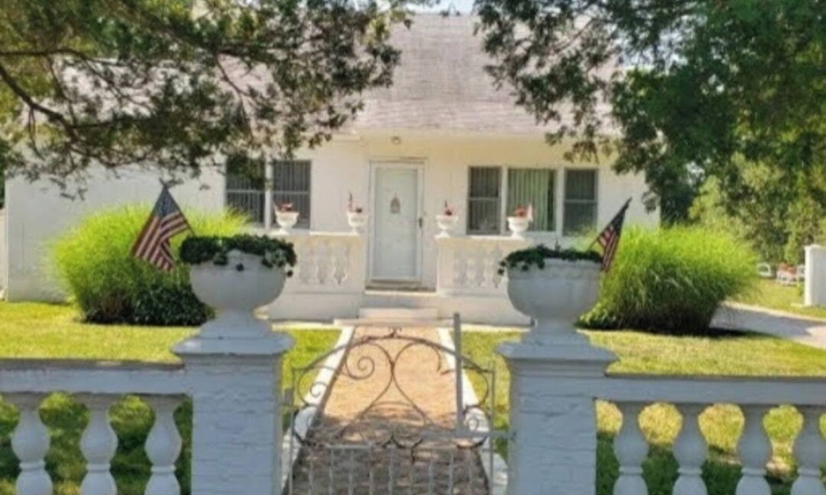 Shirley House | House of Peace