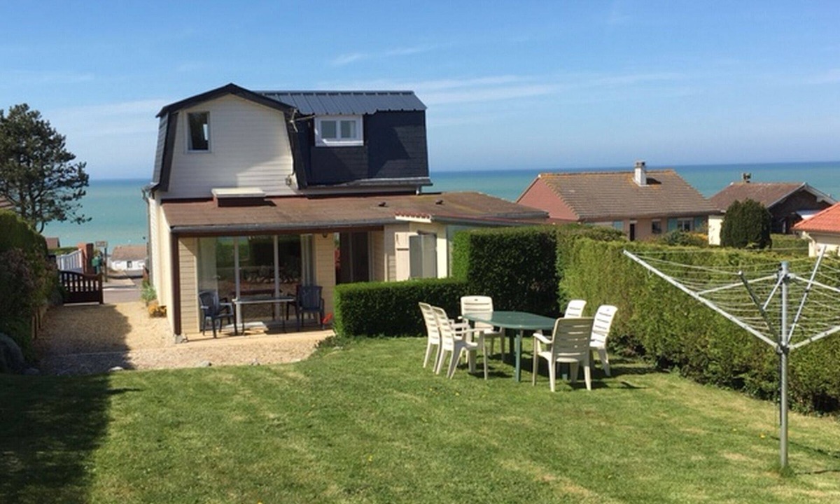 Quiberville House | House on fenced garden, sea view, sleeps 4, pets allowed