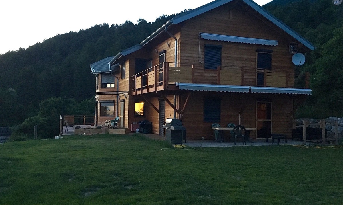 La Batie-Neuve House | House on the heights