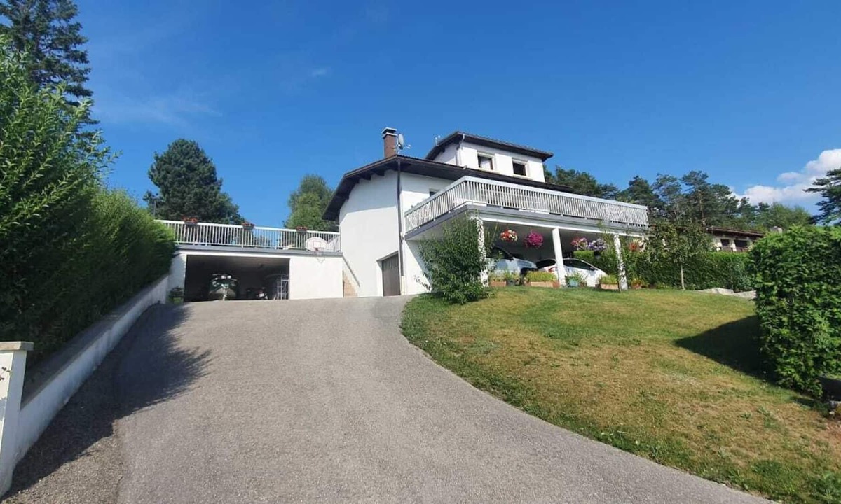 Charchilla House | House overlooking Lake Vouglans