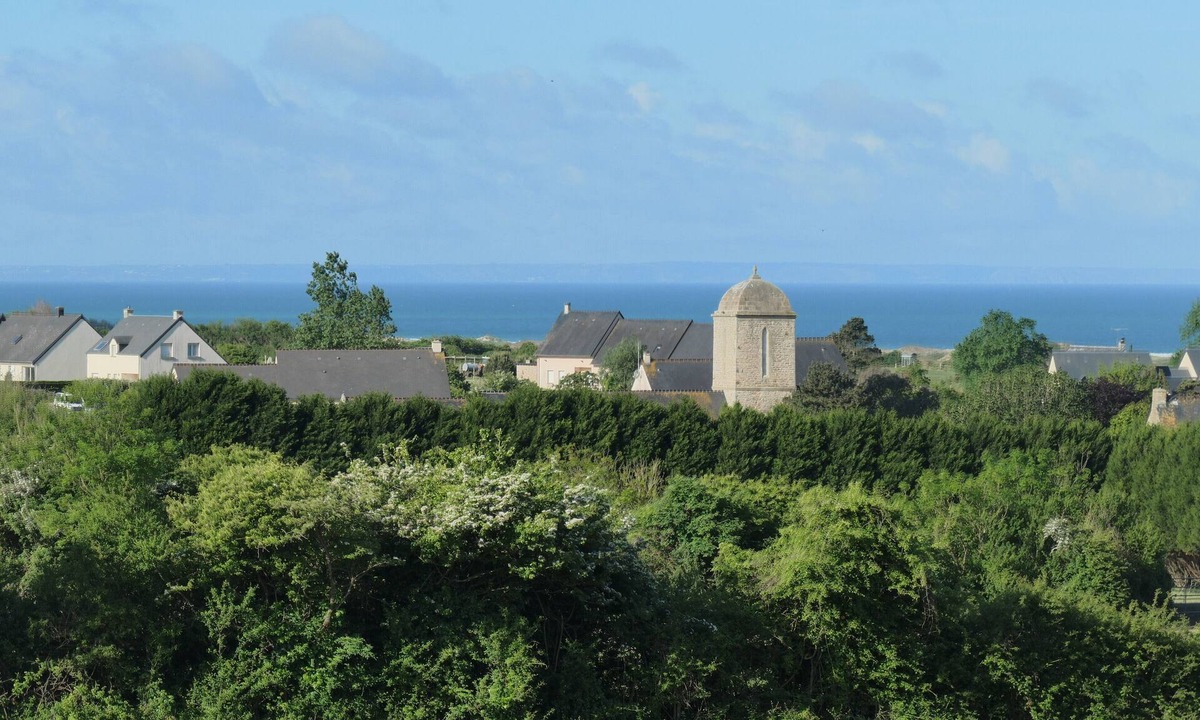 Senoville House | House overlooking the Channel Islands