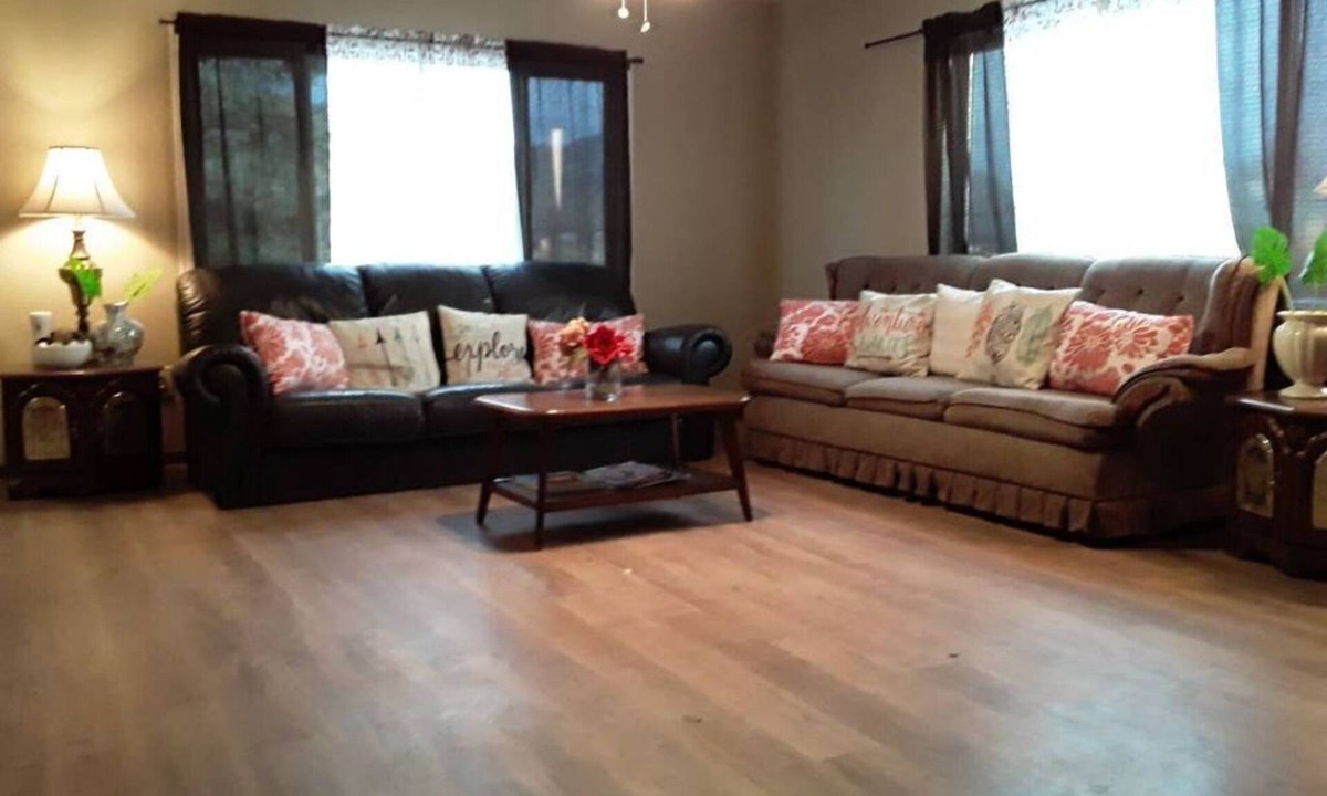 Chewelah House | House Perfect For Short/Long Term Stays!