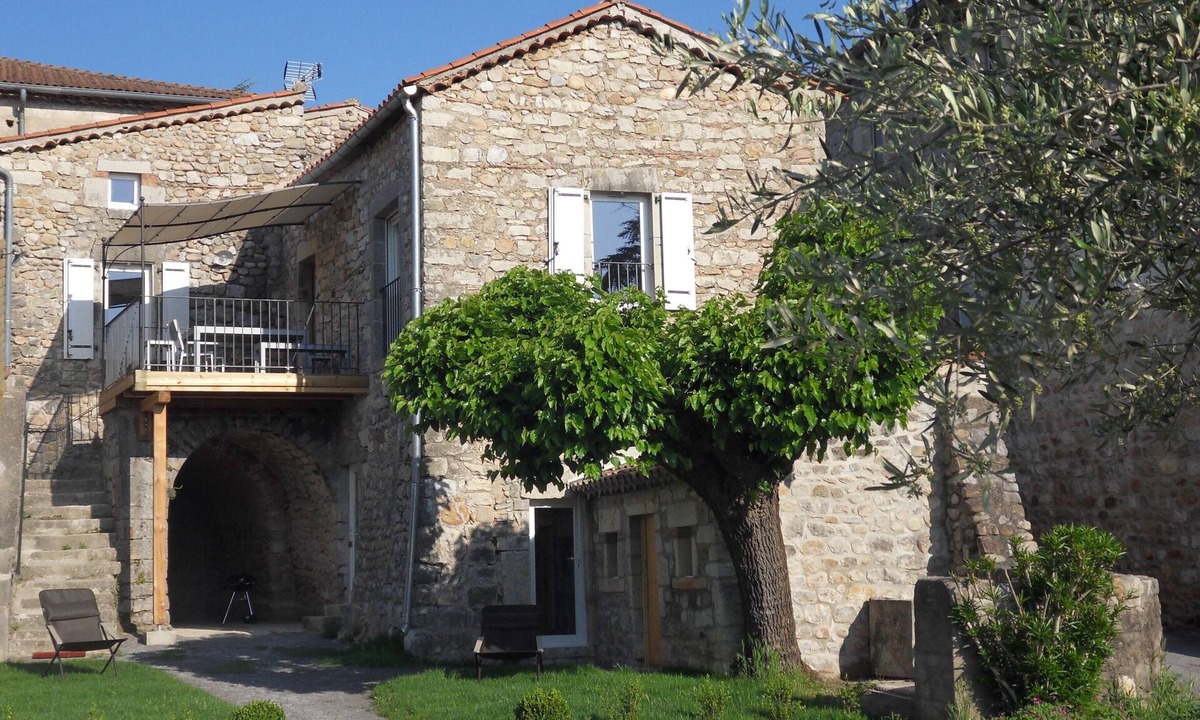 Casteljau House | HOUSE RENTAL IN CASTELJAU