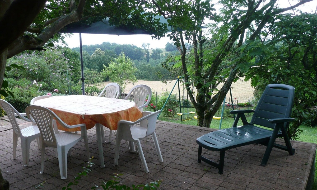 Vaureilles House | House: shaded terrace, garden, quiet, countryside. Belcastel 18km Conques 35km