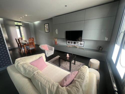 Arcueil Apartment | House sleeps 5 Orly Airport Paris