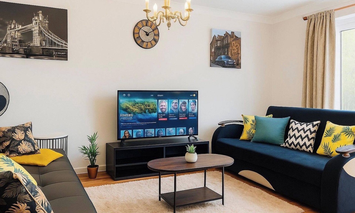 Sittingbourne House | House - Sleeps 7 - Pet friendly - Garden - Parking
